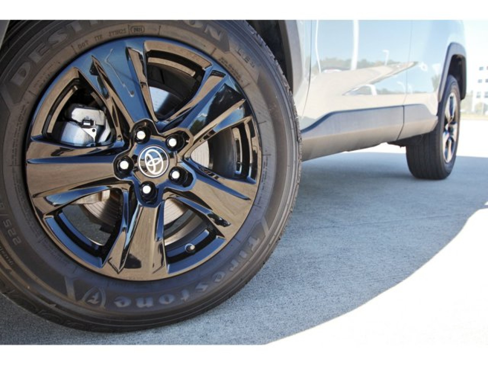 2022 Toyota RAV4 XLE Green at TX Auto Group