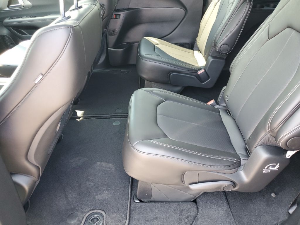 2026 Chrysler Voyager LX photo 19