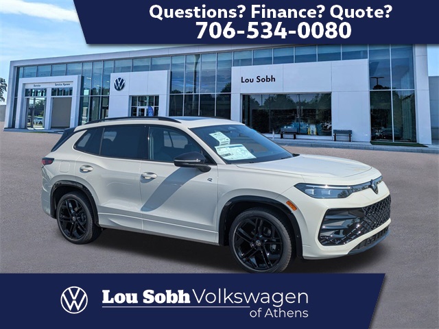 2025 Volkswagen Tiguan SE R-LINE BLACK's photo