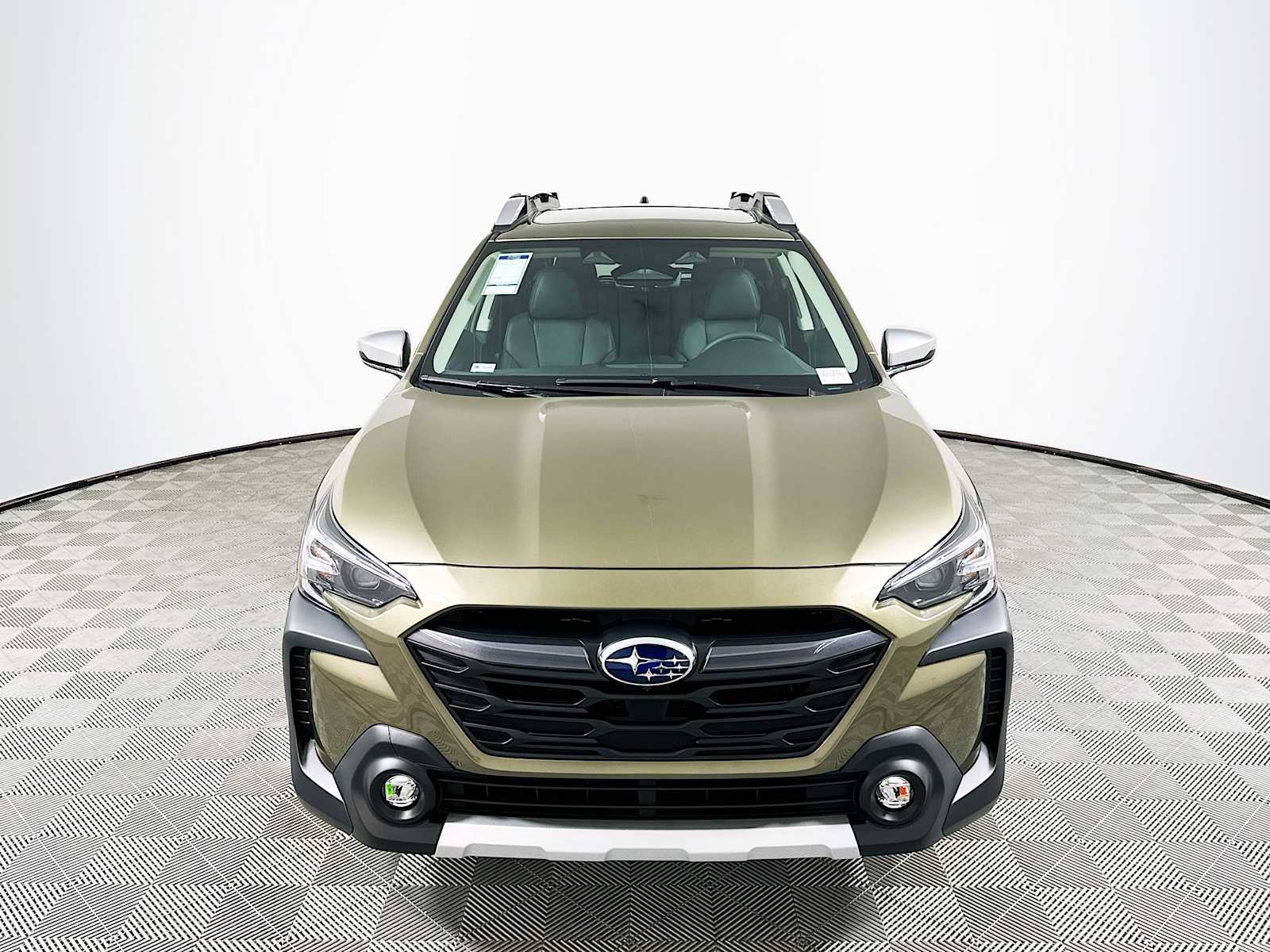 2025 Subaru Outback Touring XT photo 2