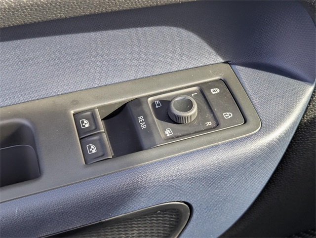 2025 Volkswagen ID. Buzz Pro S photo 29