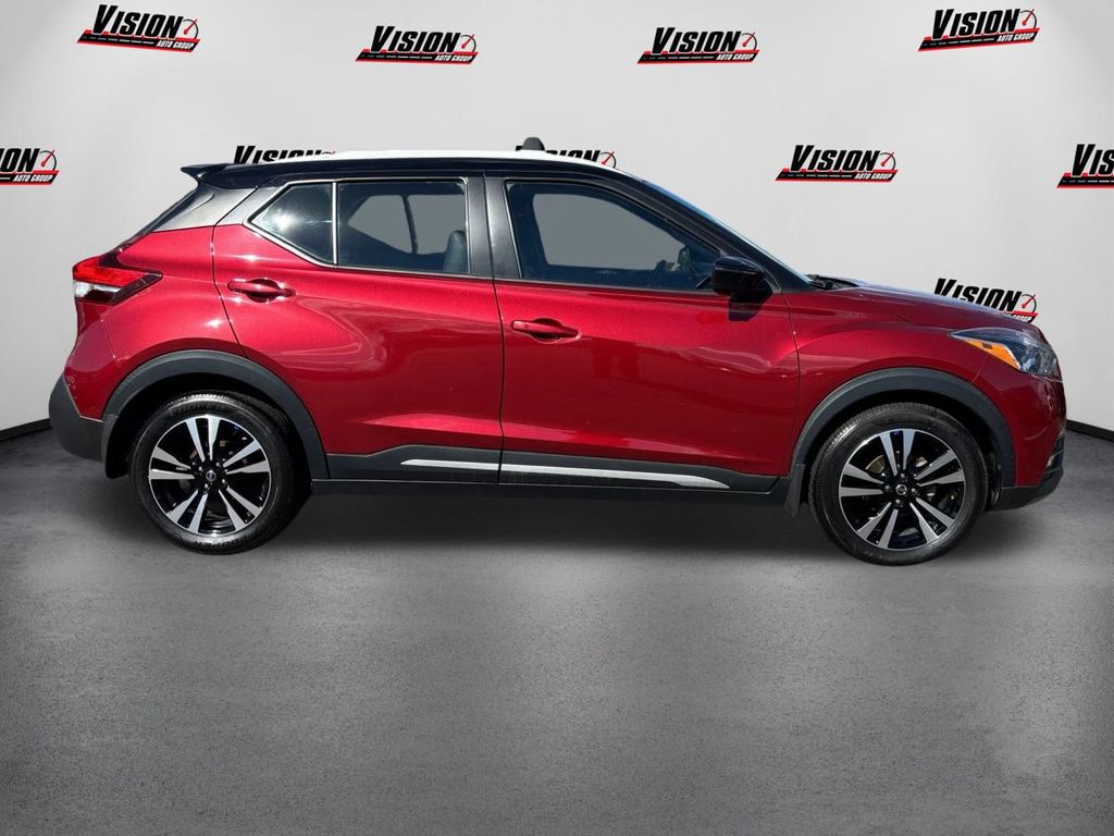2020 Nissan Kicks SR photo 4