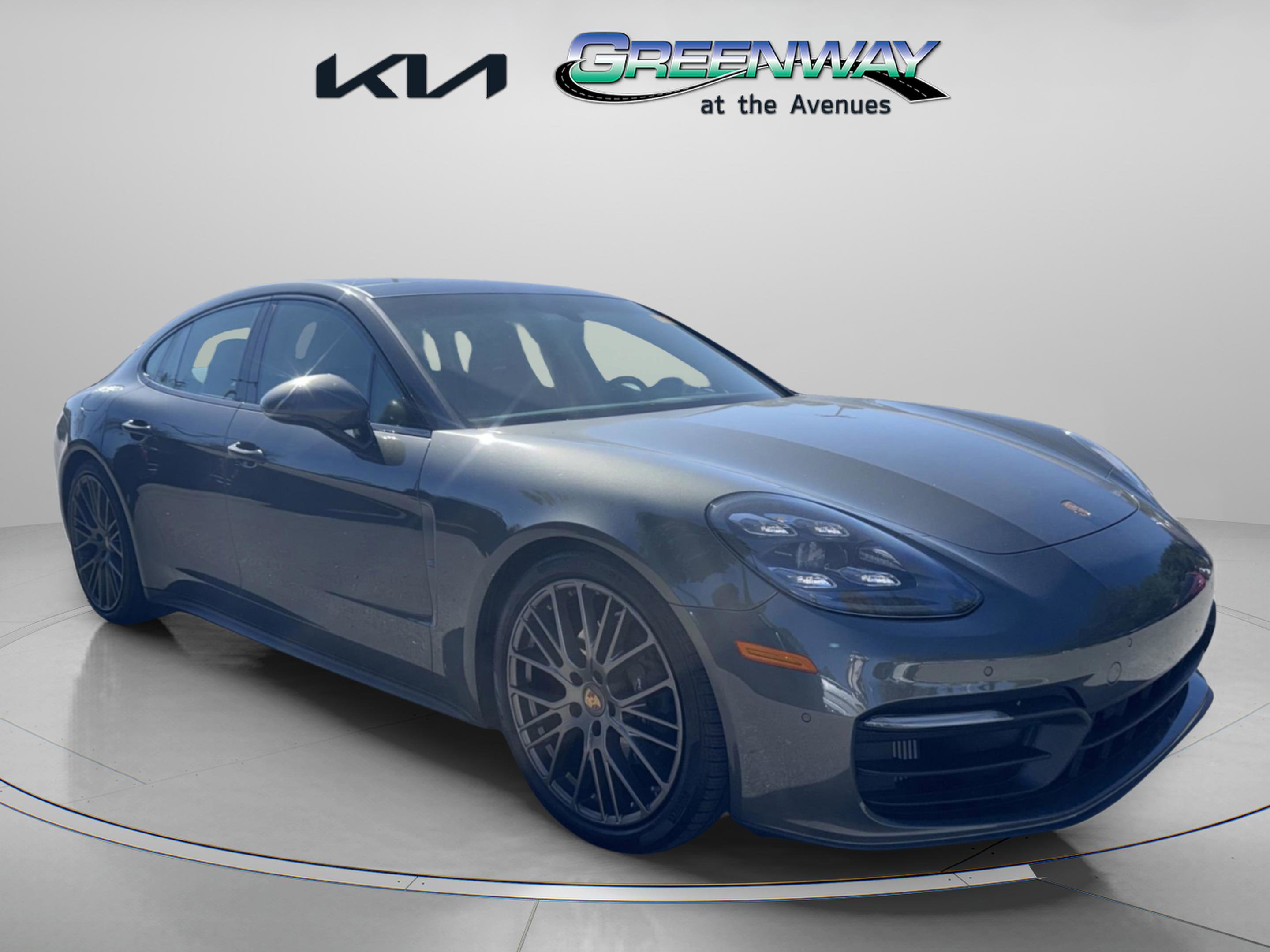 2022 Porsche Panamera Platinum Edition's photo