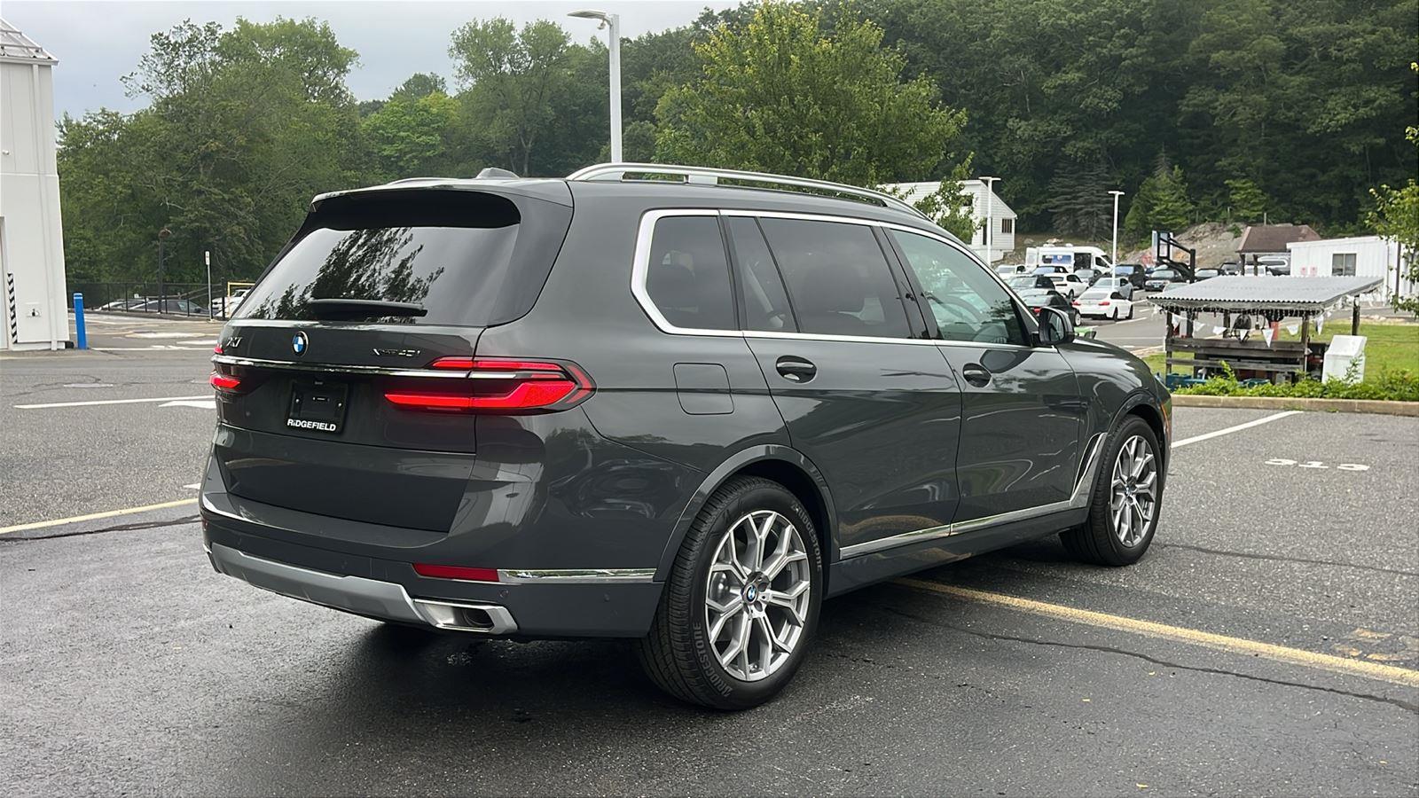 New 2026 Dravit Grey Metallic BMW xDrive40i image 3