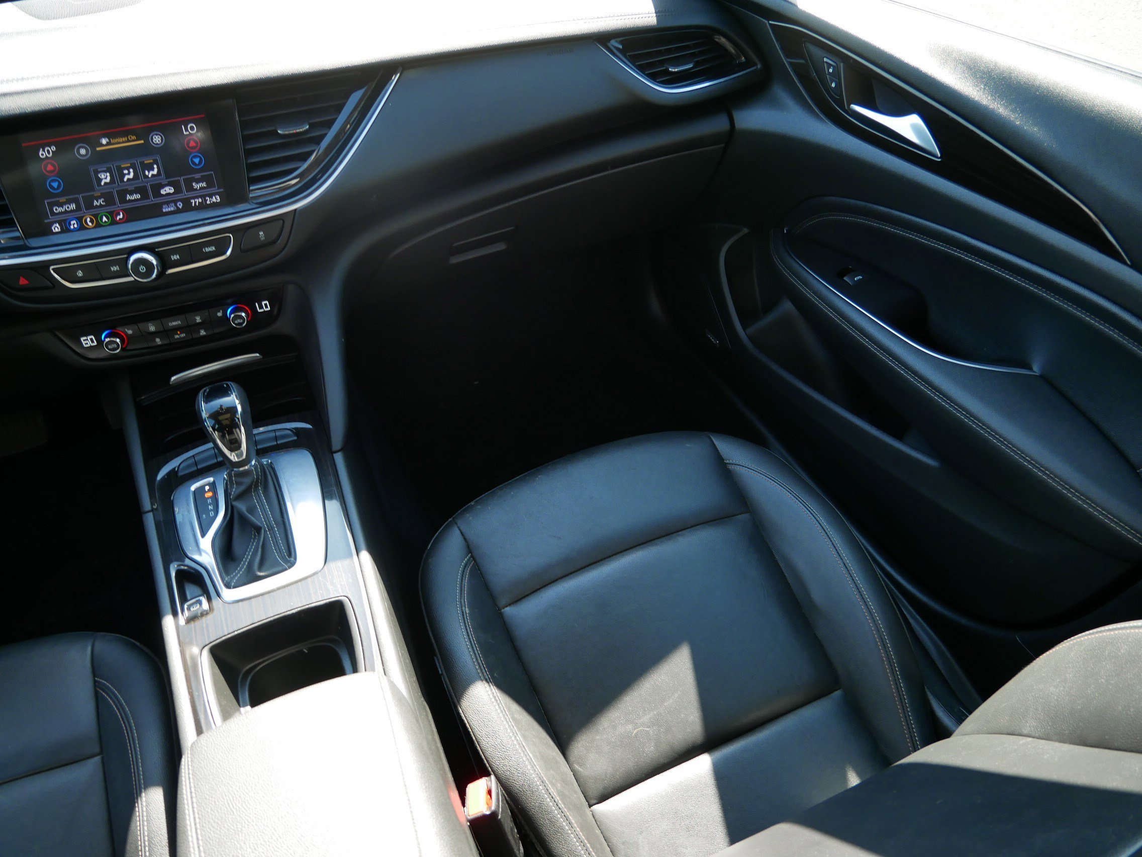 2019 Buick Regal TourX Essence photo 10