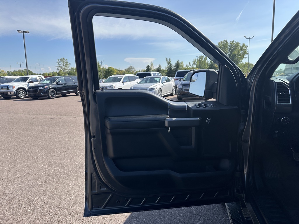 2016 Ford F-150 XLT photo 8