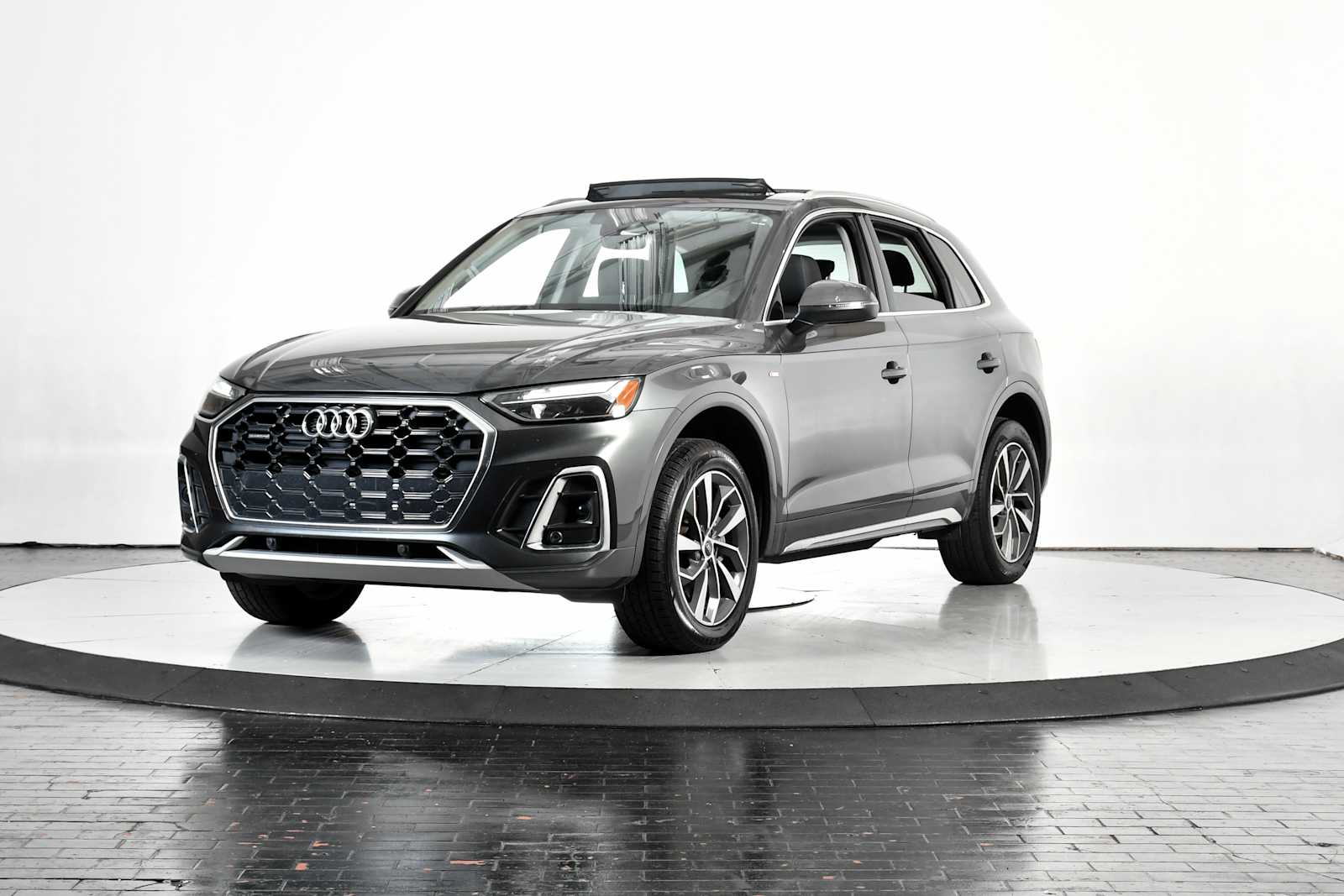2024 Audi Q5 Premium's photo
