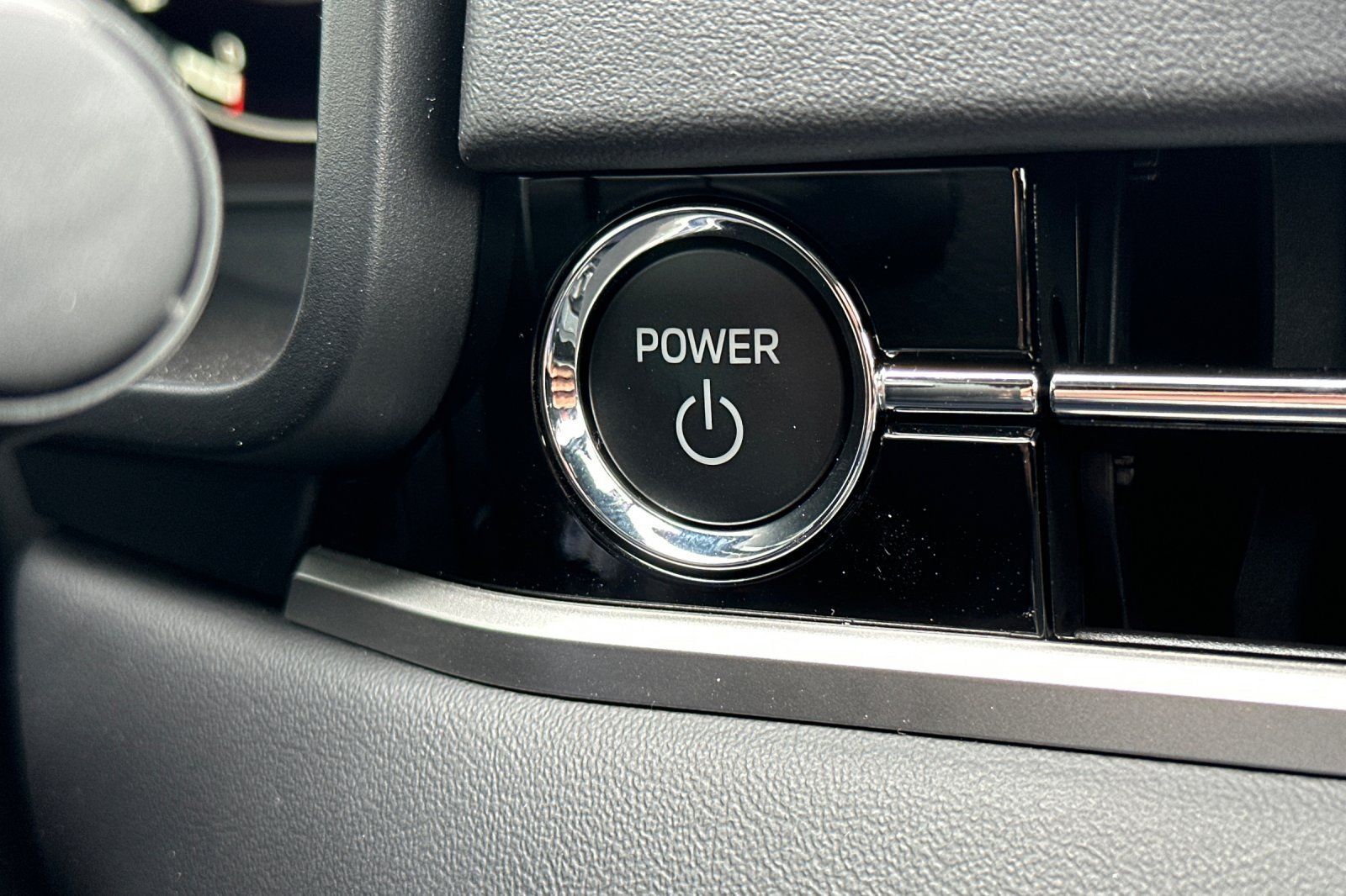 2025 Mitsubishi Outlander PHEV SEL photo 21