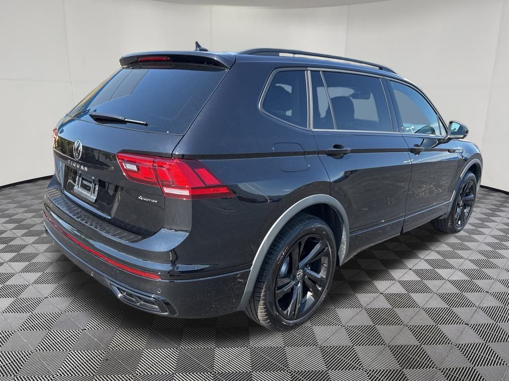 2024 Volkswagen Tiguan SE R-Line Black photo 3