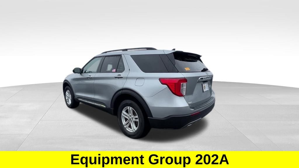 2023 Ford Explorer XLT photo 2