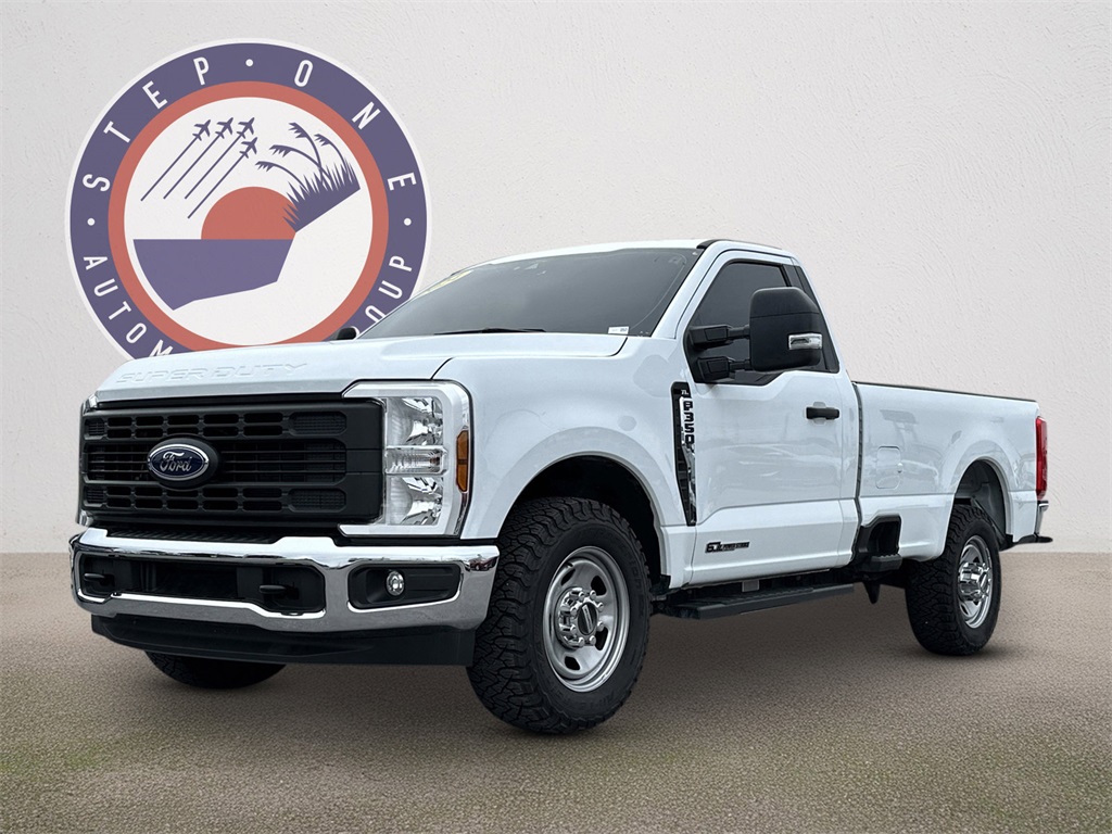 2024 Ford F-350 Super Duty XL's photo