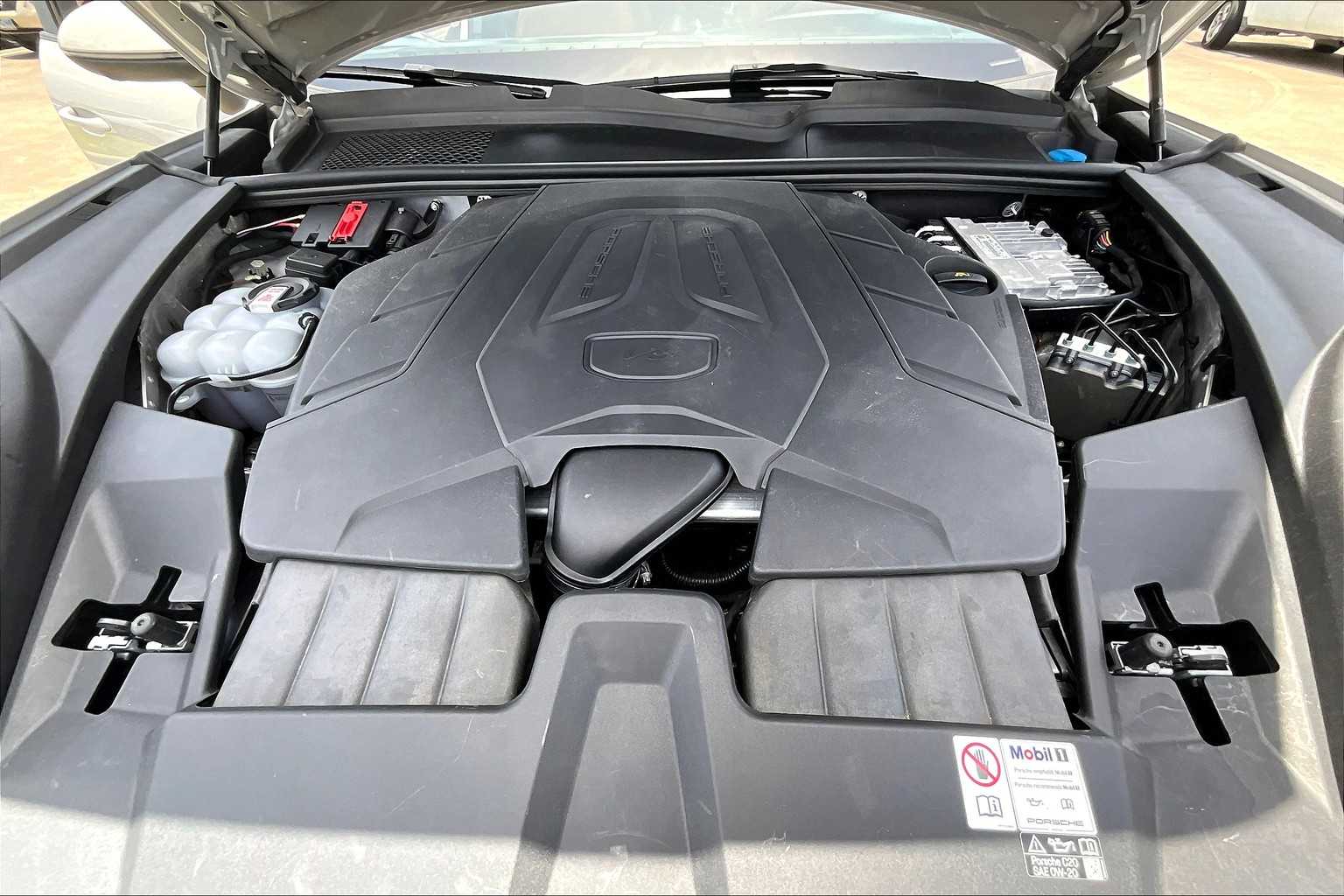 2024 Porsche Cayenne Coupe photo 56