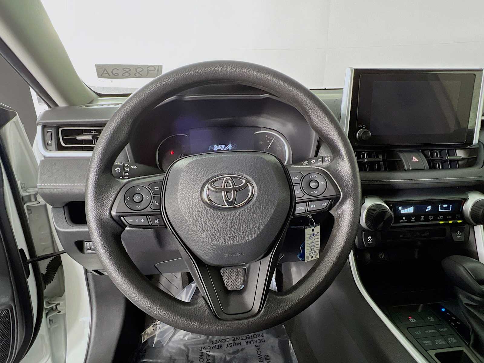 2023 Toyota RAV4 LE photo 9