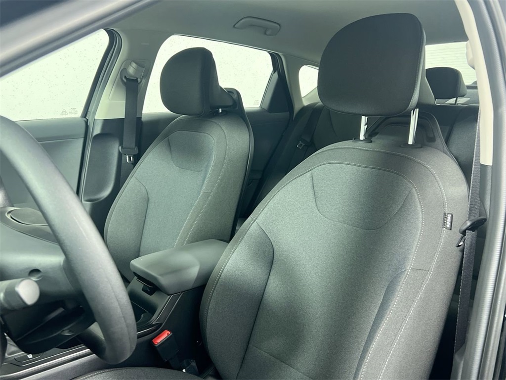 2025 Kia K4 LXS photo 10