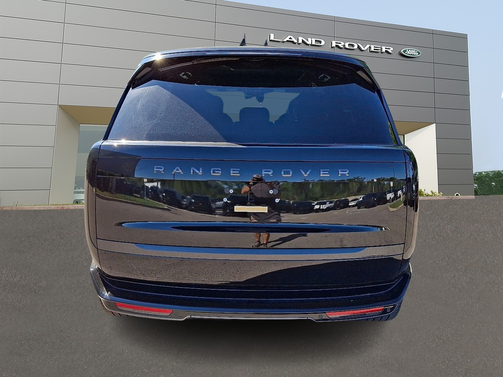 2025 Land Rover Range Rover SE photo 4