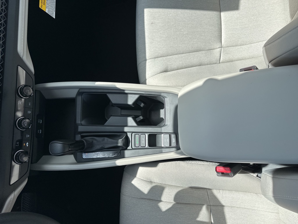 2025 Honda Accord LX photo 18
