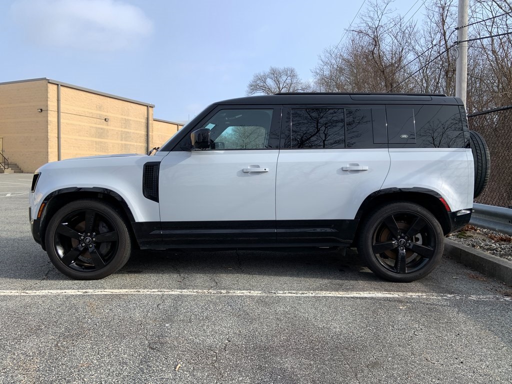 2023 Land Rover Defender 110 X-Dynamic SE photo 5