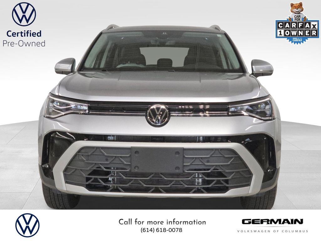 2025 Volkswagen Taos SE photo 2