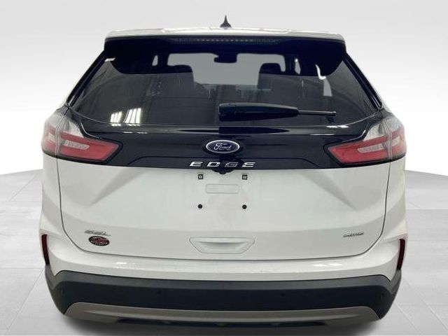 2024 Ford Edge SEL photo 4