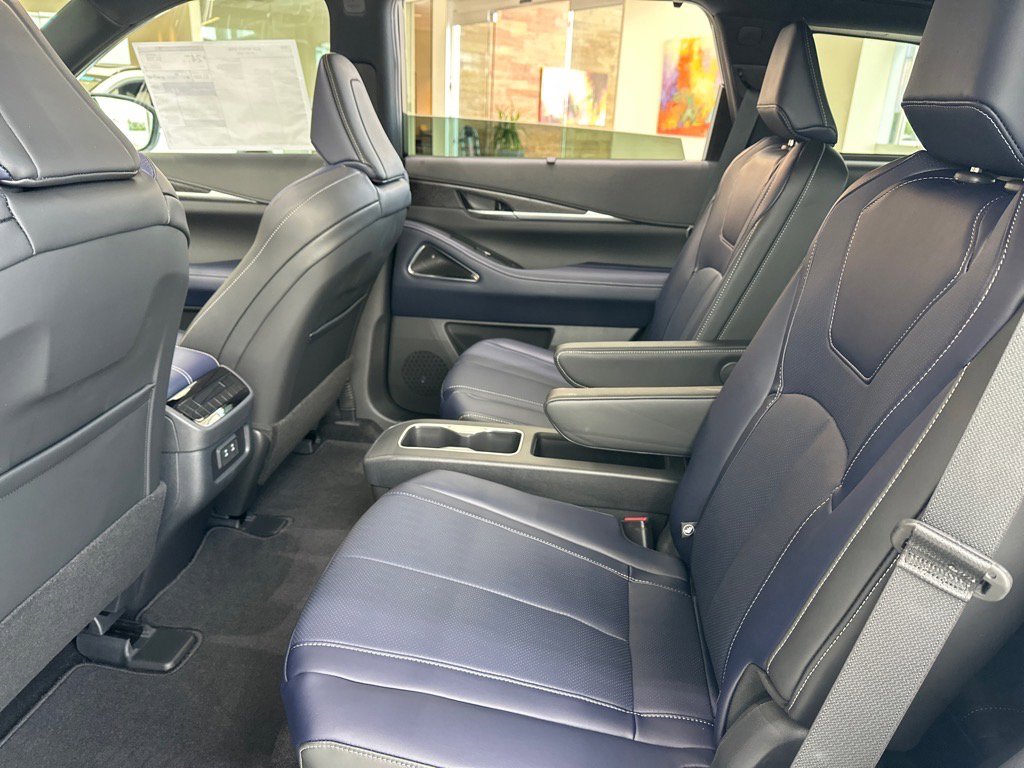 2026 Infiniti QX60 Luxe photo 14