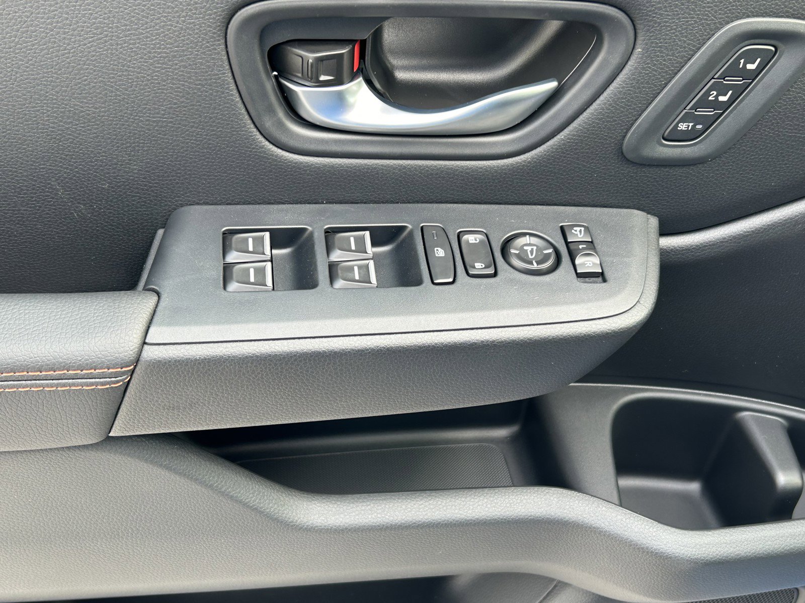 2025 Honda Pilot TrailSport photo 9