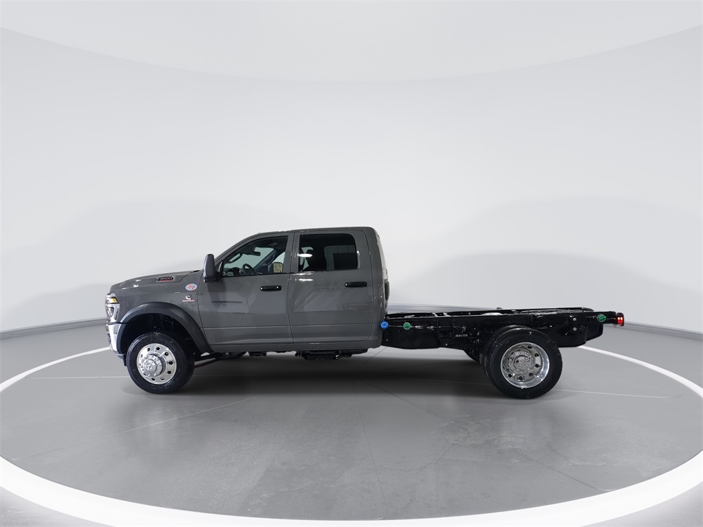 2026 Ram 4500 Tradesman photo 3