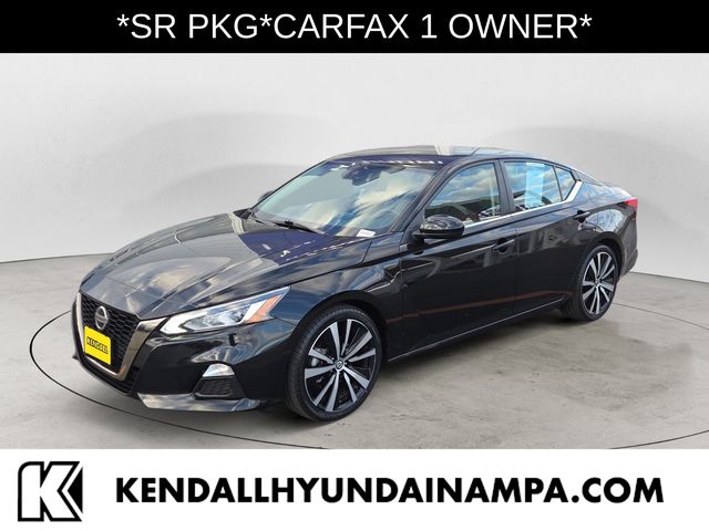 2022 Nissan Altima SR's photo