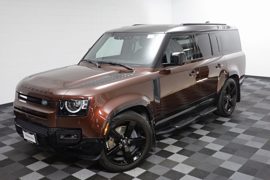 2025 Land Rover Defender 130 X-Dynamic SE photo 2