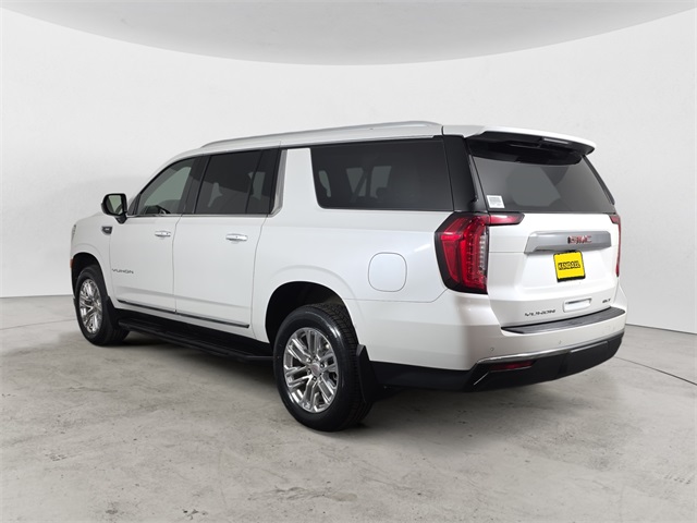 2023 Gmc Yukon XL SLT photo 3
