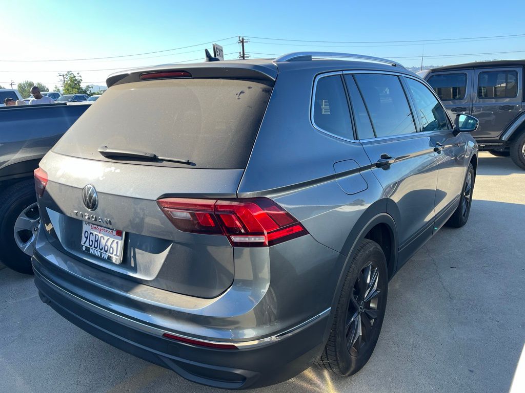 2023 Volkswagen Tiguan SE photo 2