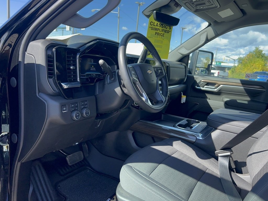 2024 Chevrolet Silverado 2500HD LT photo 4