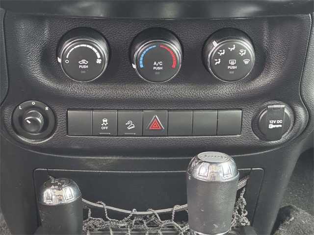 2018 Jeep Wrangler Unlimited Willys Wheeler photo 4