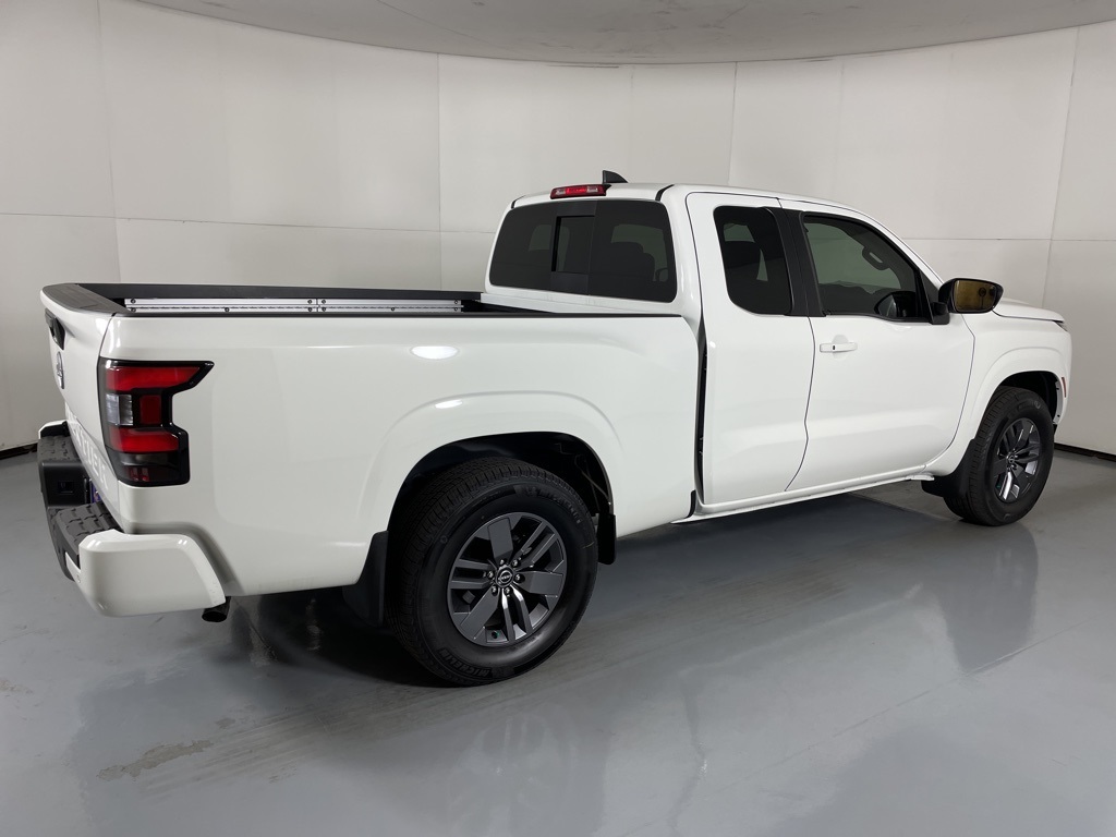 2025 Nissan Frontier SV photo 7
