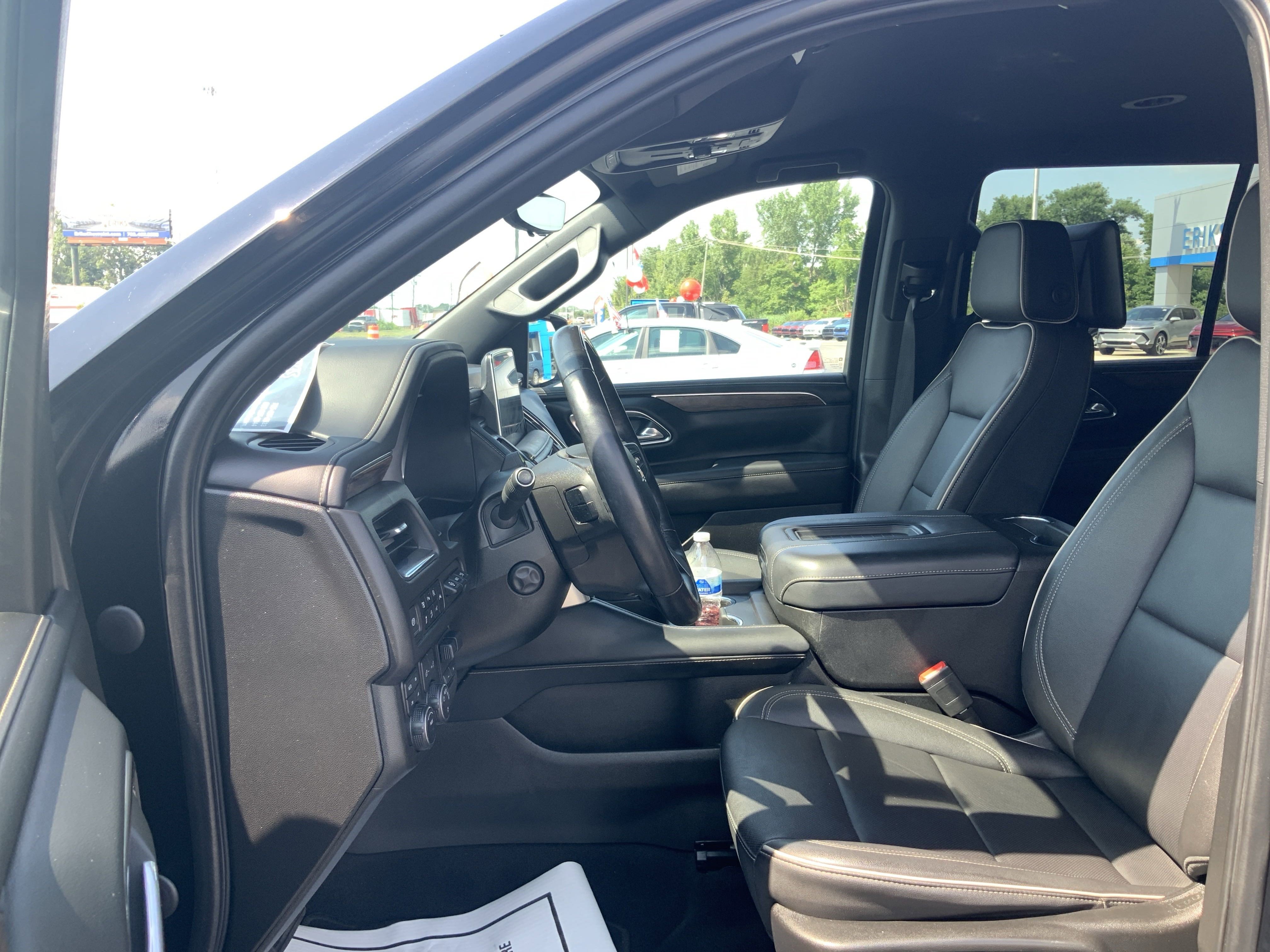 2023 Chevrolet Tahoe Premier photo 10
