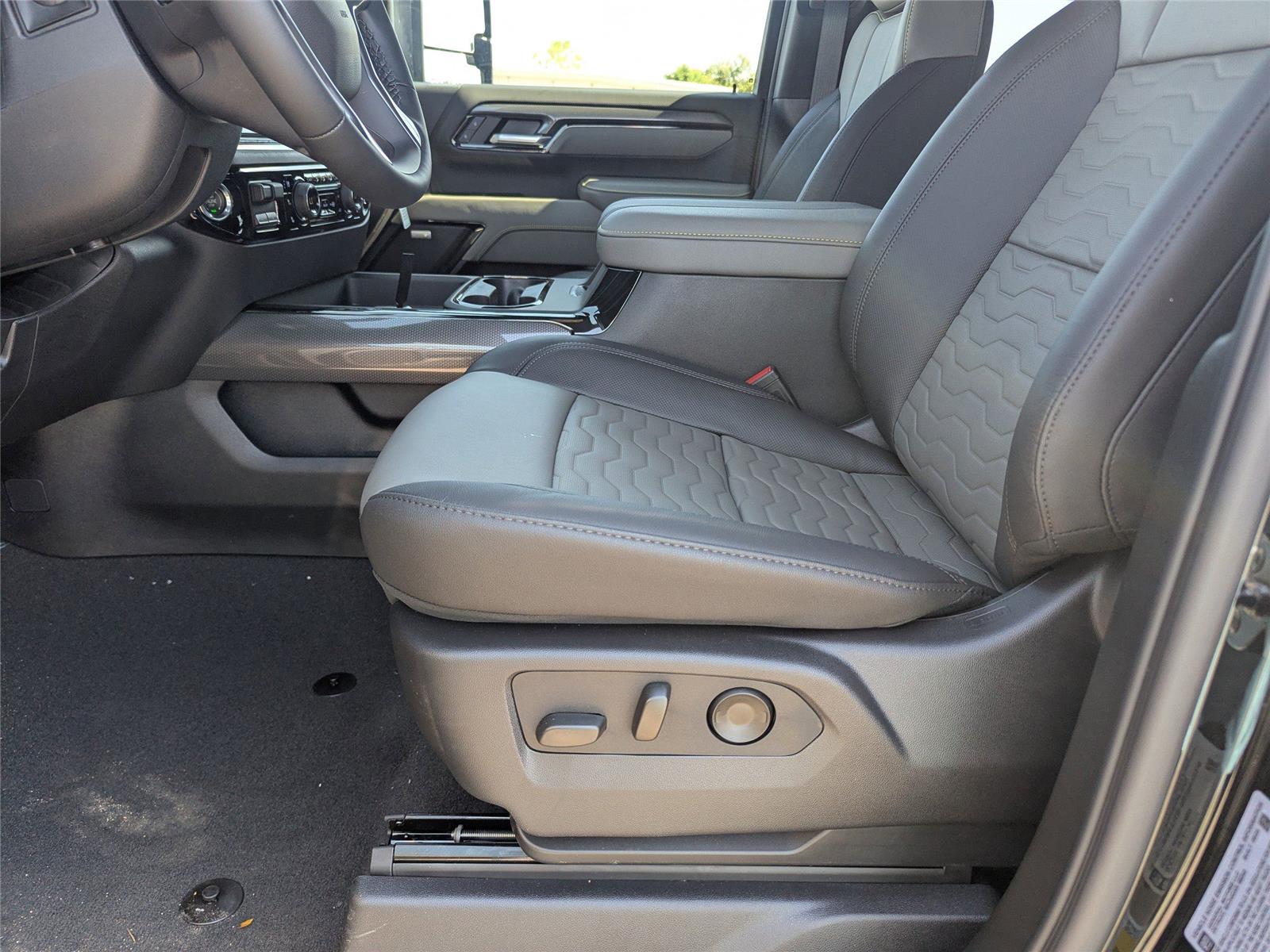 2026 Chevrolet Silverado 2500HD ZR2 photo 15