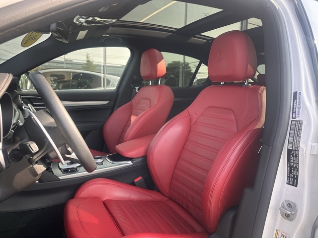 2022 Alfa Romeo Stelvio Ti Sport photo 12