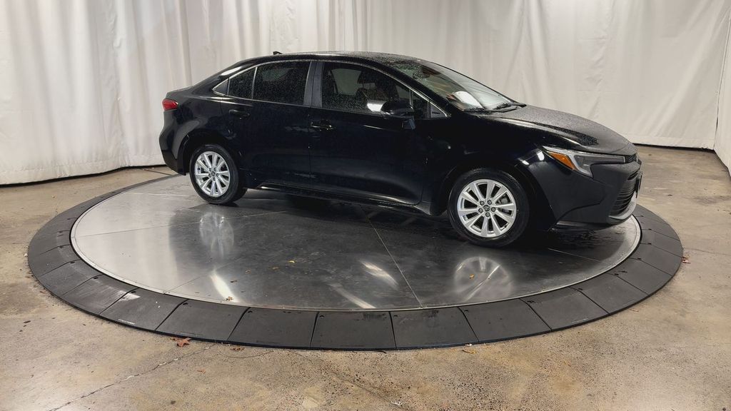 2024 Toyota Corolla Hybrid XLE photo 3