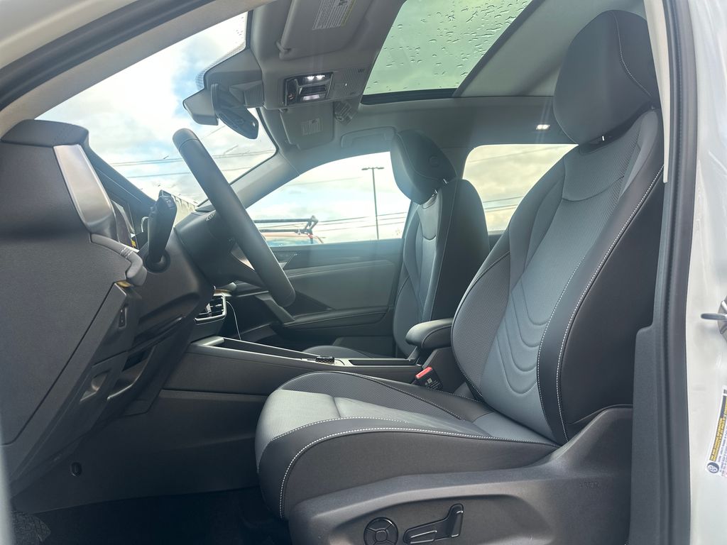 2026 Volkswagen Tiguan SE photo 3