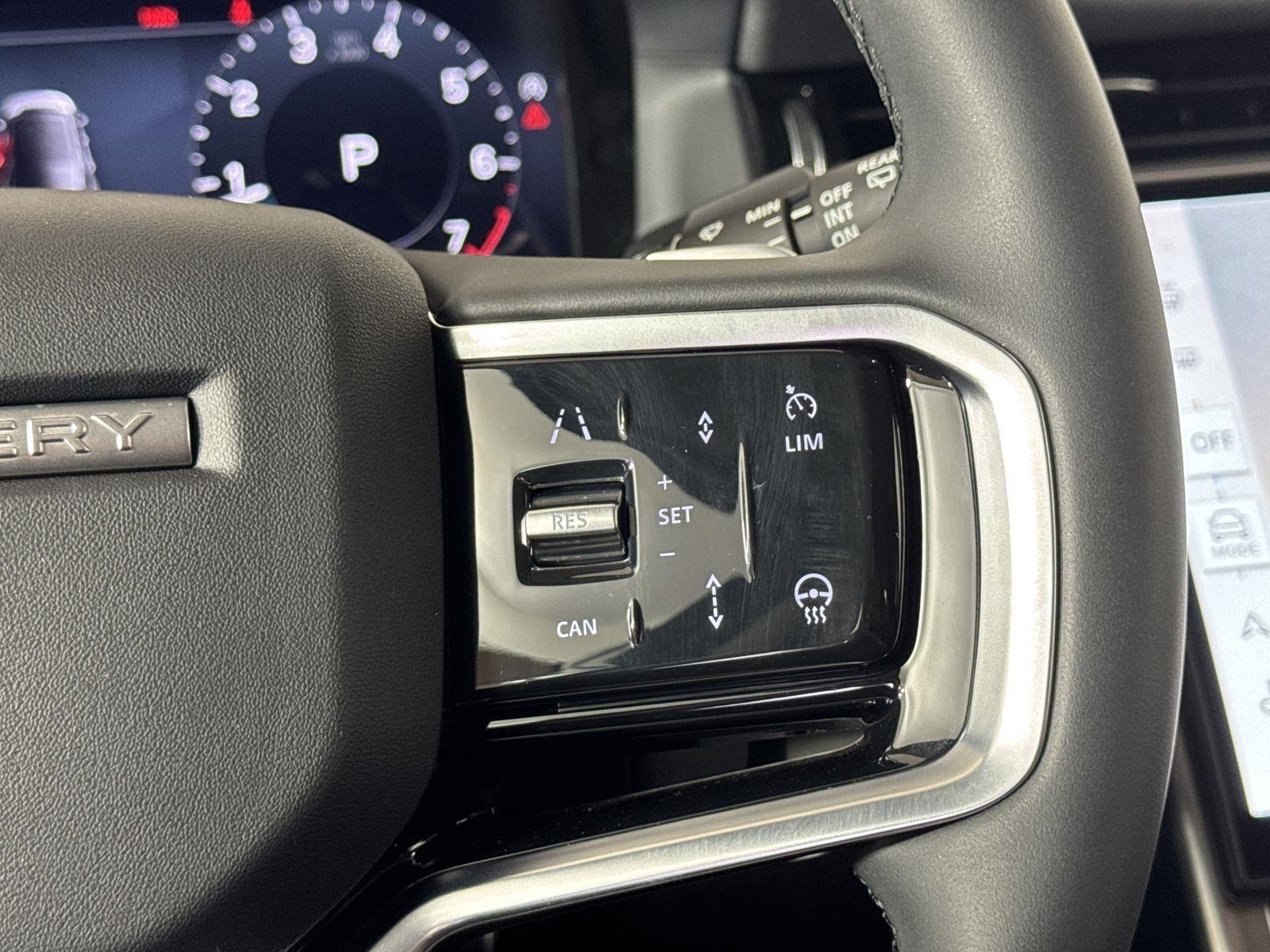 2025 Land Rover Discovery Sport S photo 14