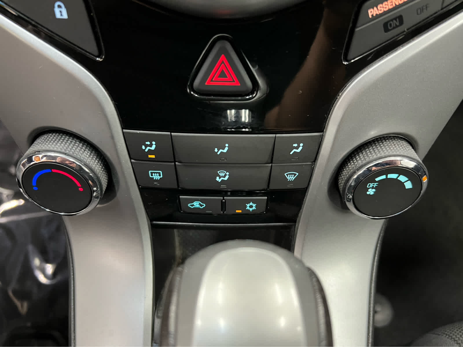 2012 Chevrolet Cruze photo 22