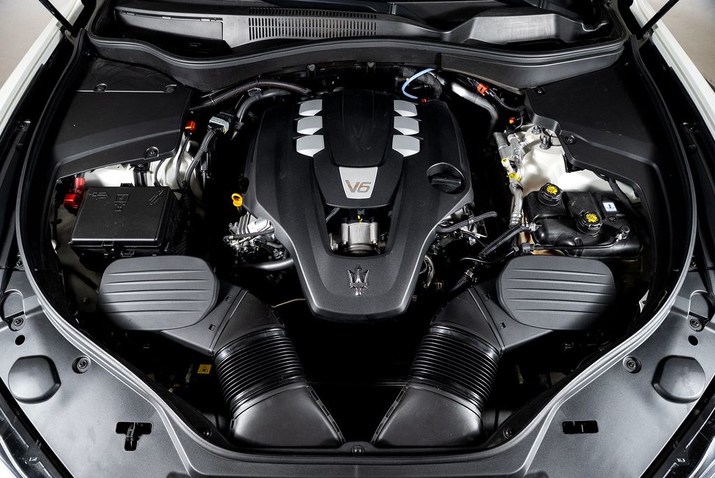 2022 Maserati Levante GT photo 9