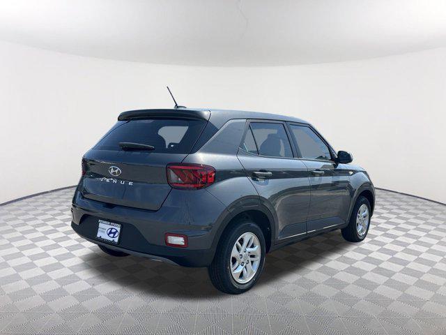 2025 Hyundai Venue SE photo 5