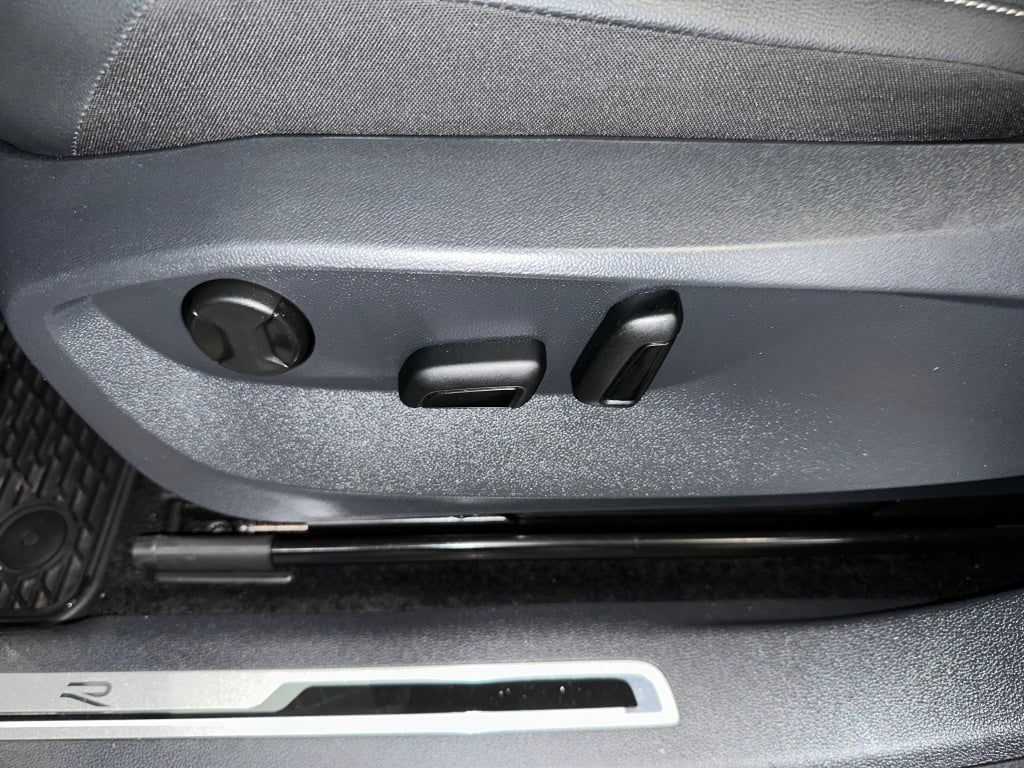 2024 Volkswagen Tiguan SE R-Line Black photo 3