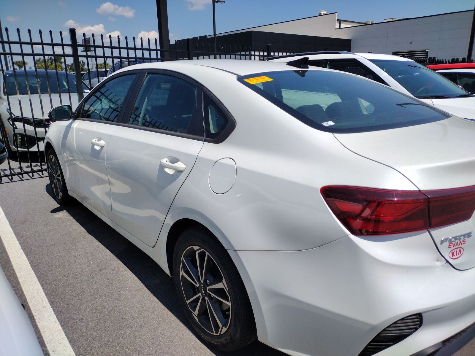 2022 Kia Forte LXS photo 2