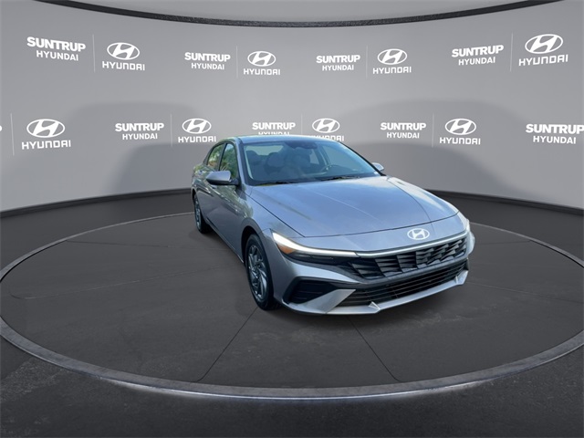 2025 Hyundai Elantra Hybrid Blue photo 3