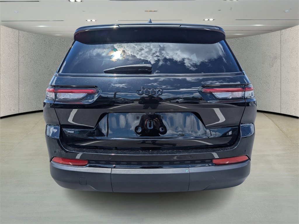 2022 Jeep Grand Cherokee Altitude photo 3