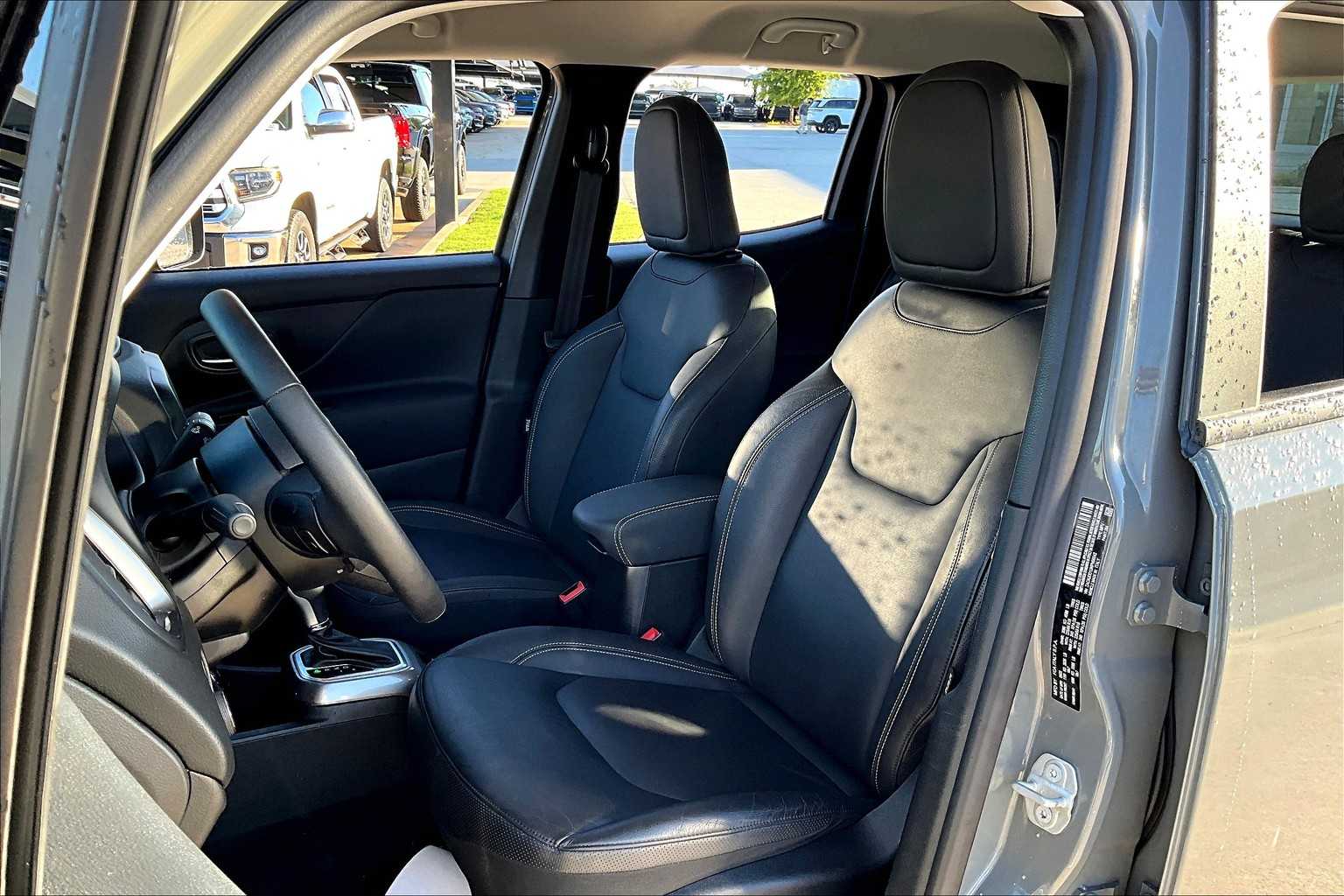 2022 Jeep Renegade Limited photo 8