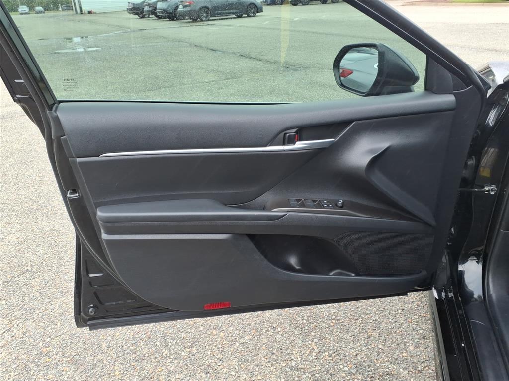 2023 Toyota Camry SE photo 14