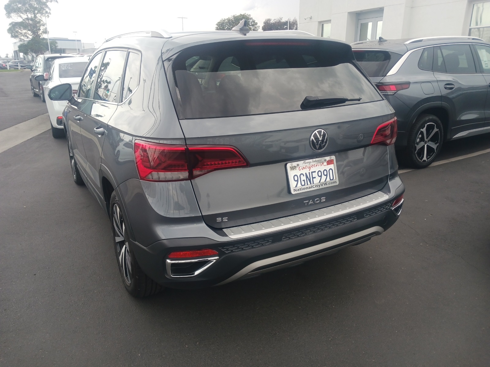 2023 Volkswagen Taos SE photo 4
