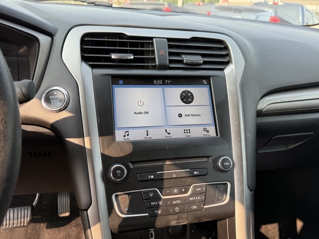 2018 Ford Fusion SE photo 18